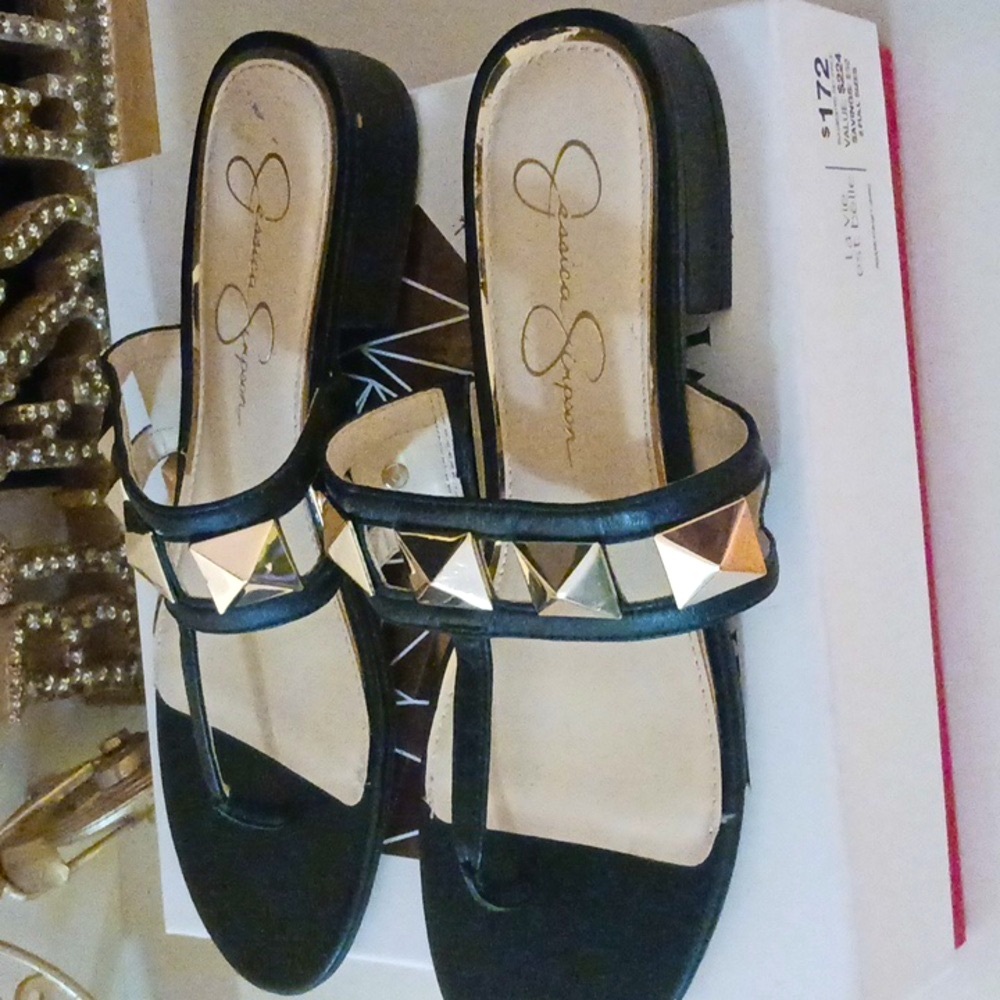 Stylish Black and Gold Sandals. Nwot, this Issa classy one!! - Picture 4 of 5